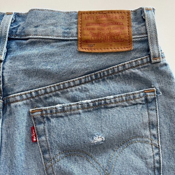 Levis 501 High Rise Denim Distressed Shorts Medium Wash Blue 27 - Picture 9 of 10